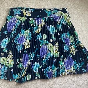 New with tags beautiful floral pleated skirt by Charter Club.